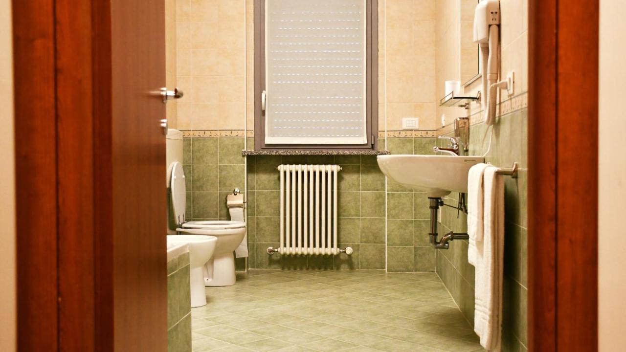 Eco Rooms & Apartments Voghera Extérieur photo