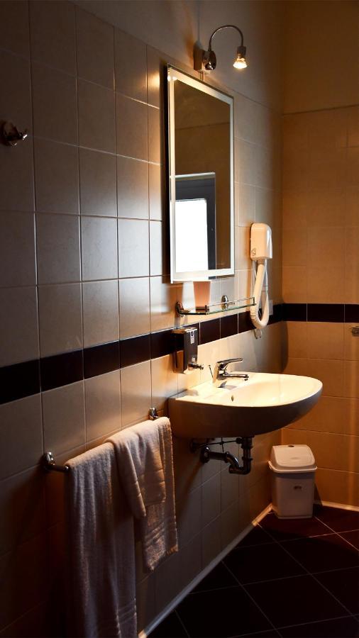 Eco Rooms & Apartments Voghera Extérieur photo