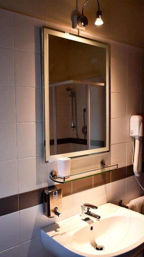 Eco Rooms & Apartments Voghera Extérieur photo