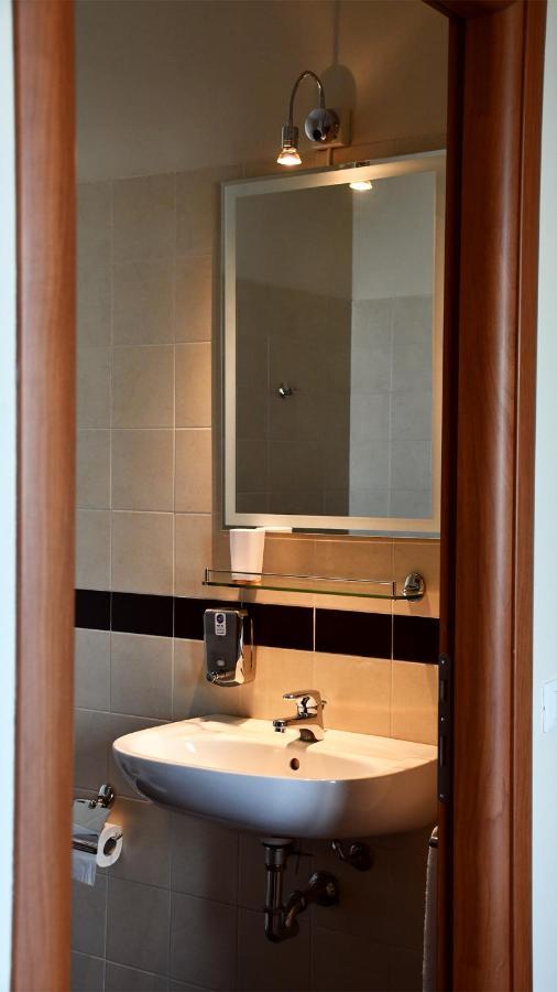 Eco Rooms & Apartments Voghera Extérieur photo